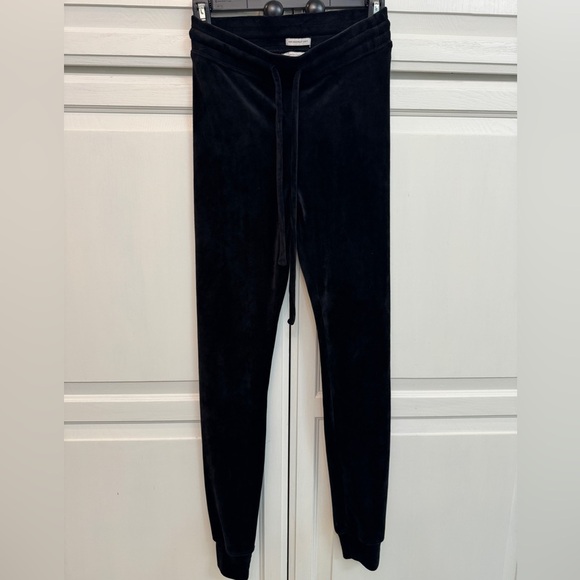 American Eagle Outfitters Soft Velvet Black Joggers Size XS - Picture 1 of 5